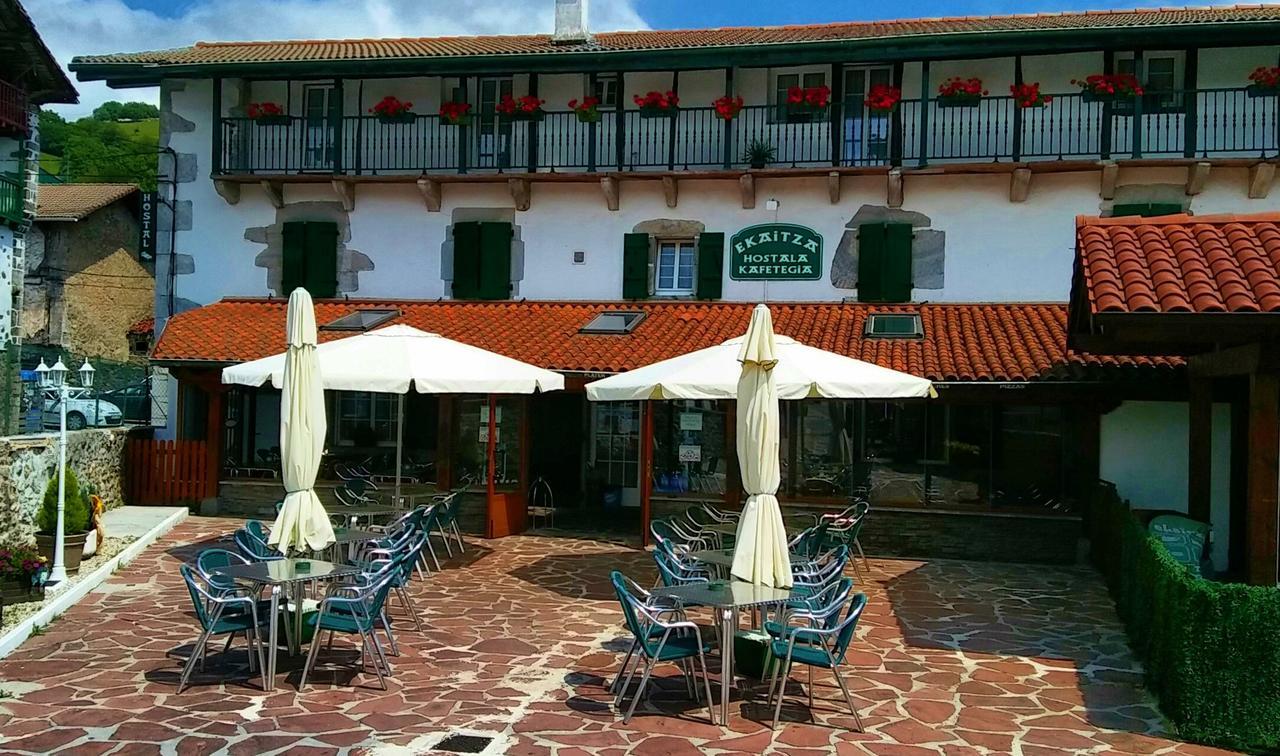 Hostal Ekaitza Hotel Lesaka Exterior photo