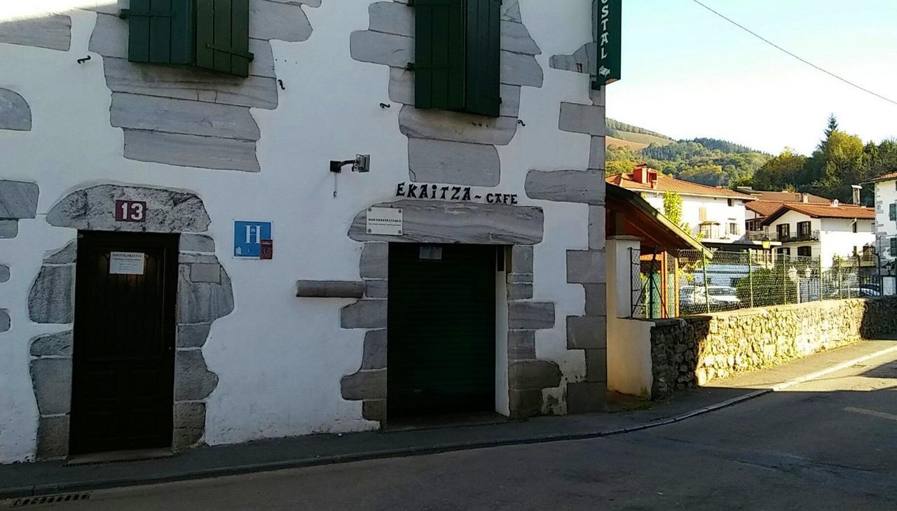 Hostal Ekaitza Hotel Lesaka Exterior photo